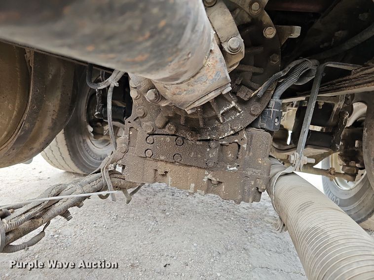 image for item MH9394 2007 Kenworth T300  truck cab and chassis