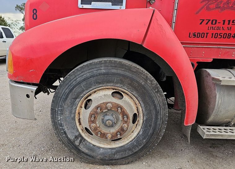 image for item MH9394 2007 Kenworth T300  truck cab and chassis