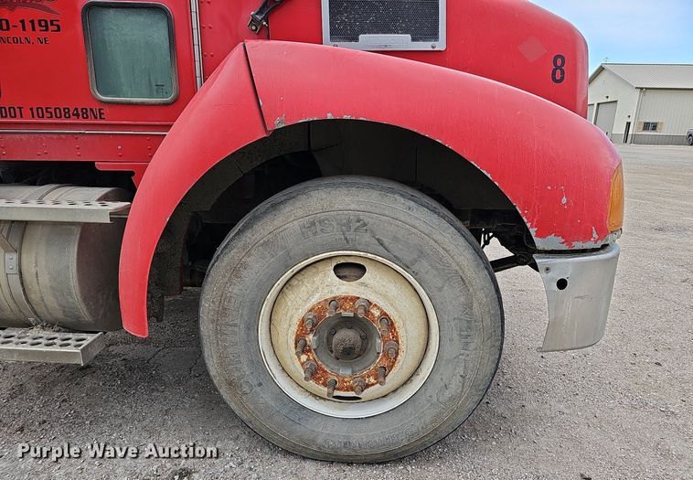 image for item MH9394 2007 Kenworth T300  truck cab and chassis