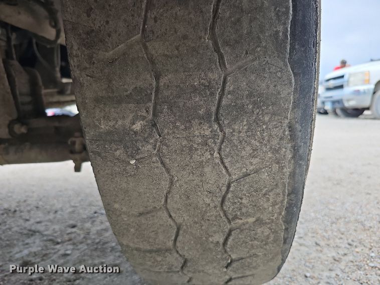 image for item MH9394 2007 Kenworth T300  truck cab and chassis