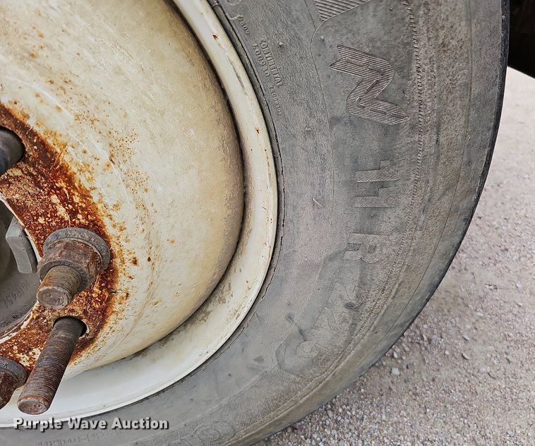 image for item MH9394 2007 Kenworth T300  truck cab and chassis