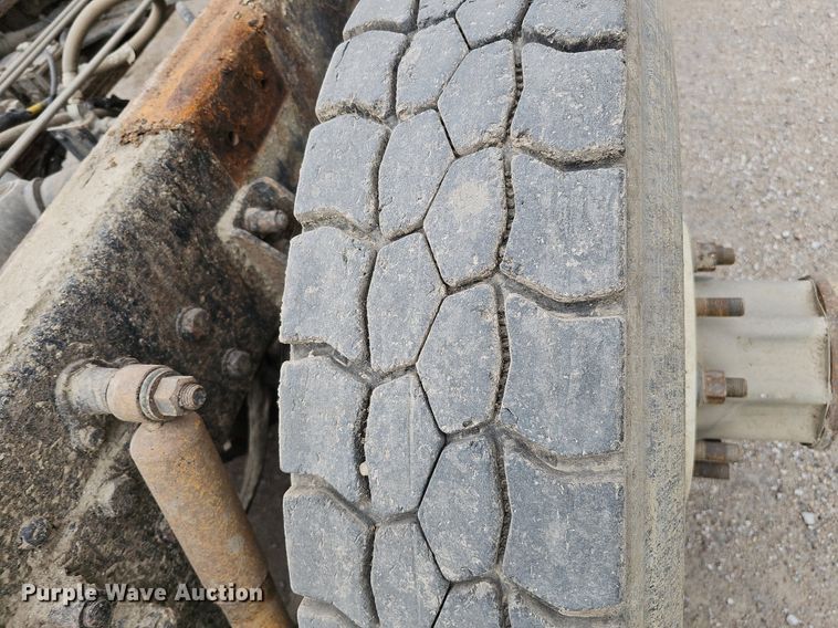 image for item MH9394 2007 Kenworth T300  truck cab and chassis