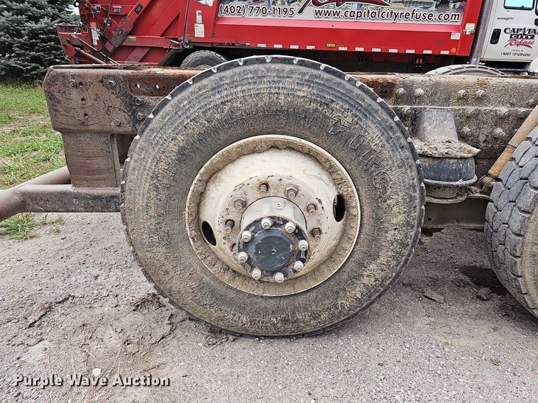 image for item MH9394 2007 Kenworth T300  truck cab and chassis