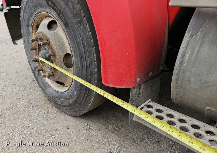 image for item MH9394 2007 Kenworth T300  truck cab and chassis