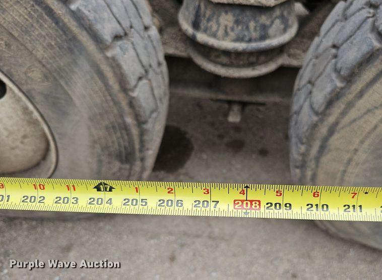 image for item MH9394 2007 Kenworth T300  truck cab and chassis