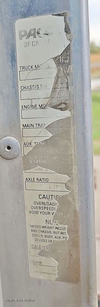 image for item MH9394 2007 Kenworth T300  truck cab and chassis