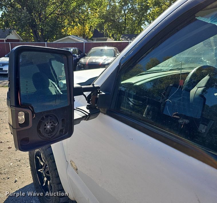 image for item MH9438 2004 Chevrolet Silverado 1500  Ext. Cab pickup truck