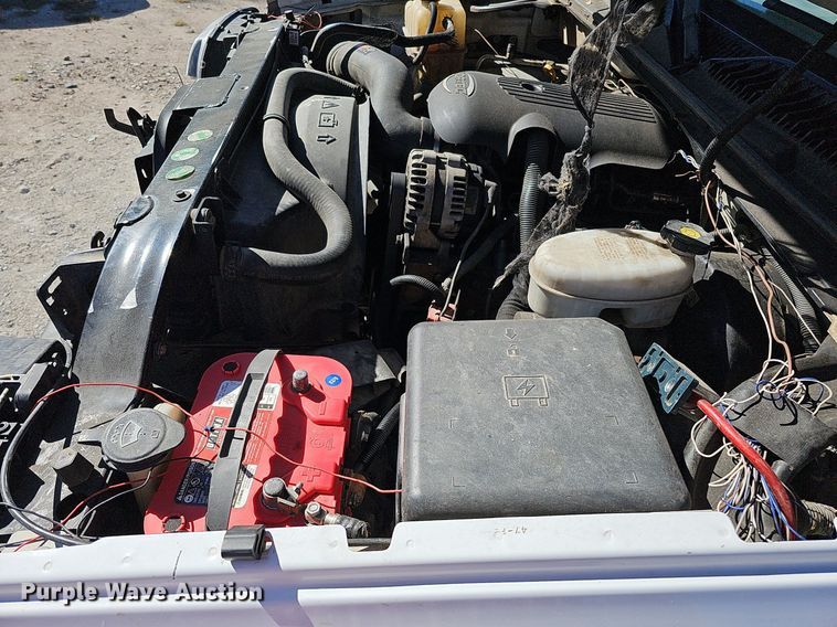 image for item MH9438 2004 Chevrolet Silverado 1500  Ext. Cab pickup truck