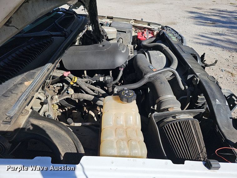 image for item MH9438 2004 Chevrolet Silverado 1500  Ext. Cab pickup truck