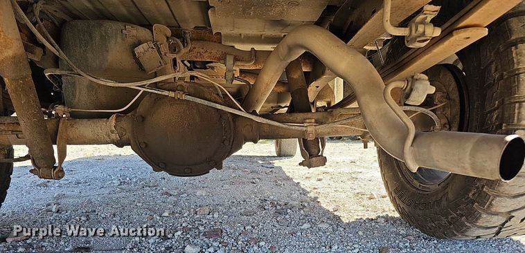 image for item MH9438 2004 Chevrolet Silverado 1500  Ext. Cab pickup truck