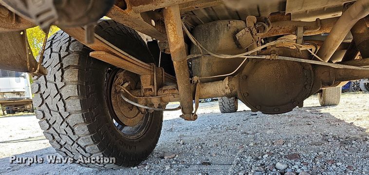 image for item MH9438 2004 Chevrolet Silverado 1500  Ext. Cab pickup truck