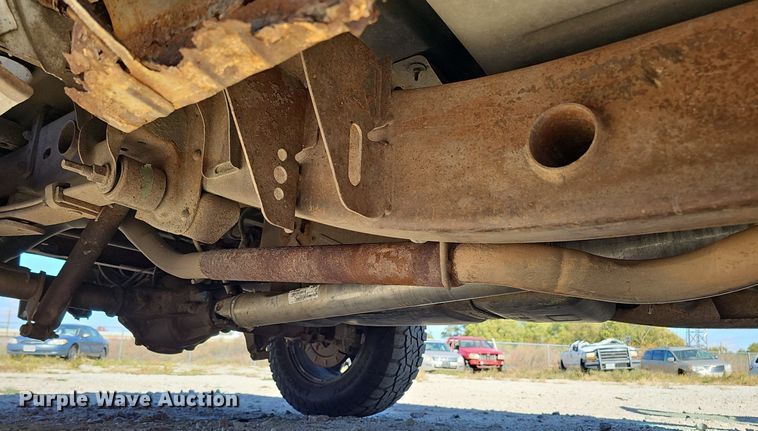 image for item MH9438 2004 Chevrolet Silverado 1500  Ext. Cab pickup truck