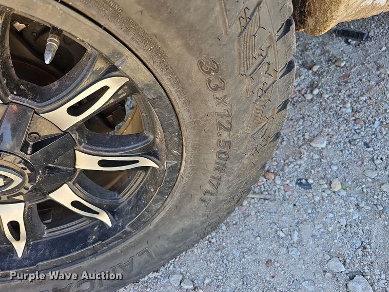 image for item MH9438 2004 Chevrolet Silverado 1500  Ext. Cab pickup truck