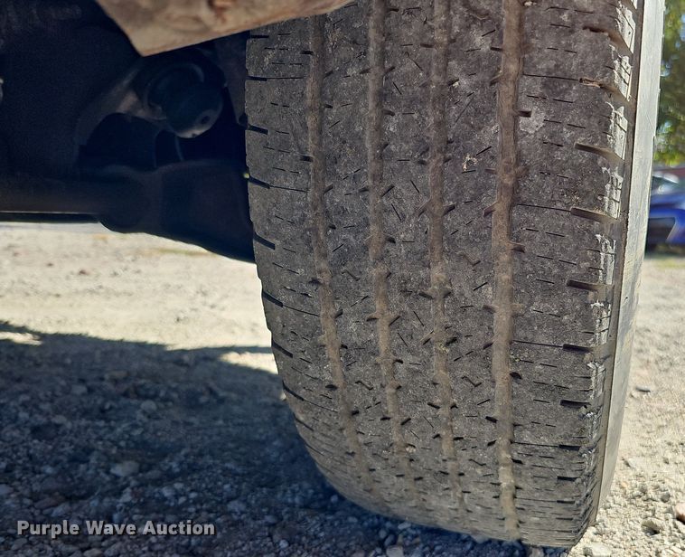 image for item MH9438 2004 Chevrolet Silverado 1500  Ext. Cab pickup truck