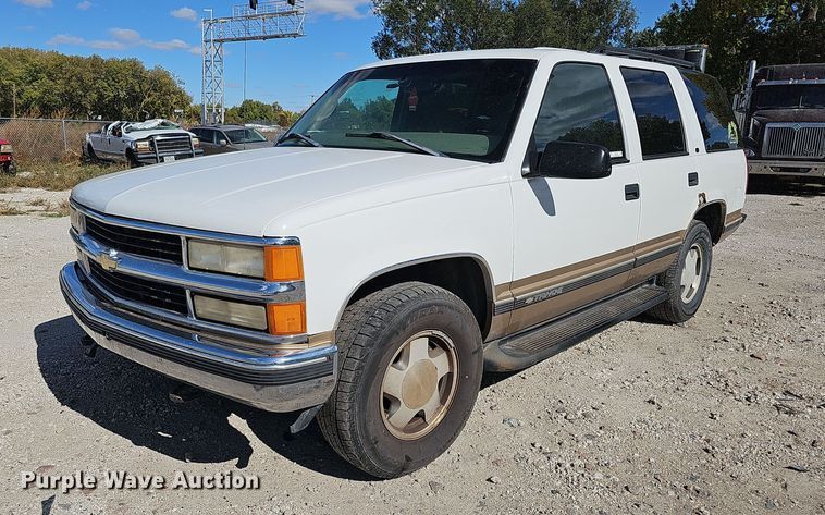 image for item MH9440 1999 Chevrolet Tahoe LS  SUV