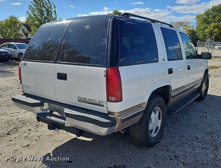 image for item MH9440 1999 Chevrolet Tahoe LS  SUV