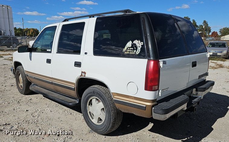 image for item MH9440 1999 Chevrolet Tahoe LS  SUV