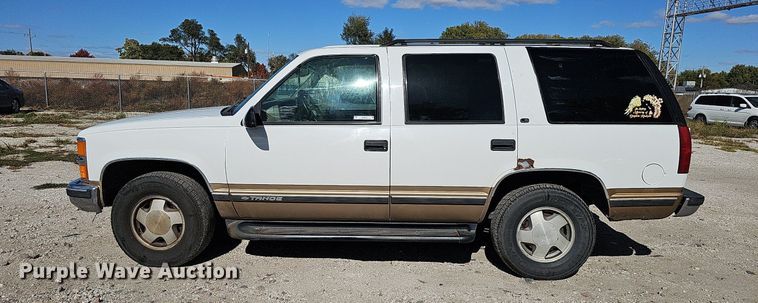 image for item MH9440 1999 Chevrolet Tahoe LS  SUV