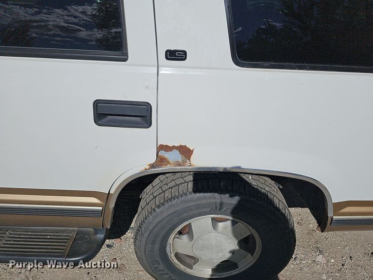 image for item MH9440 1999 Chevrolet Tahoe LS  SUV