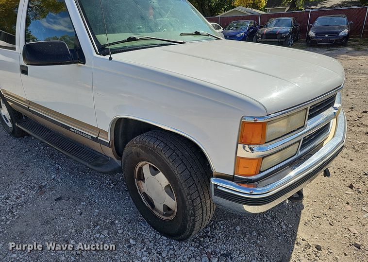 image for item MH9440 1999 Chevrolet Tahoe LS  SUV