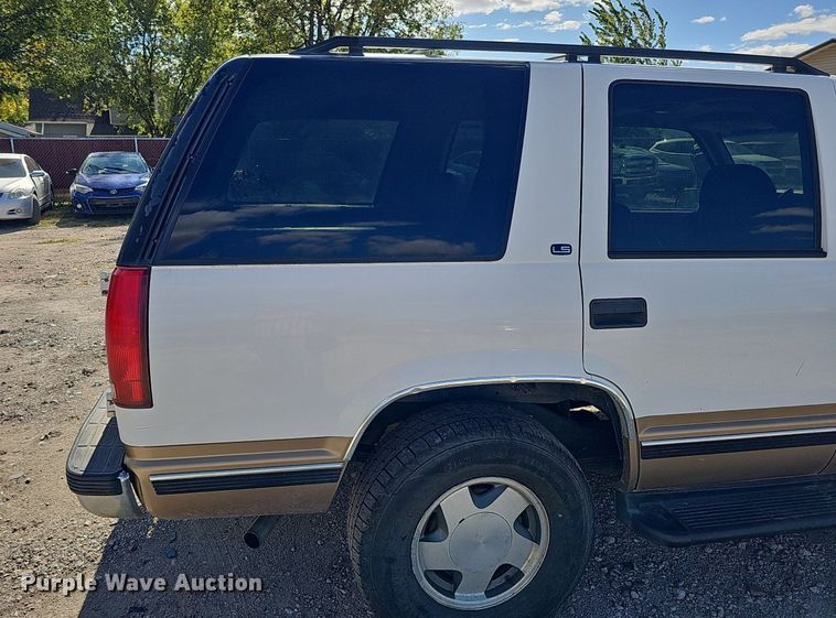 image for item MH9440 1999 Chevrolet Tahoe LS  SUV