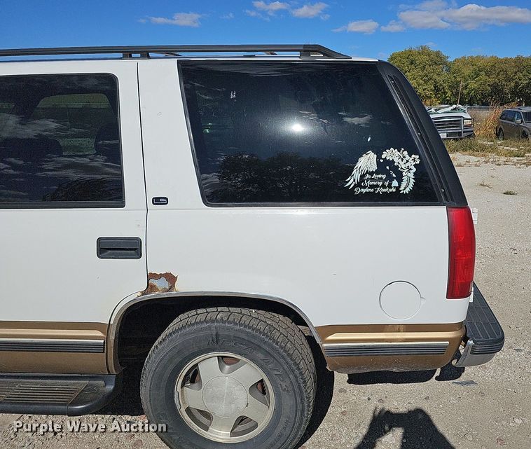 image for item MH9440 1999 Chevrolet Tahoe LS  SUV