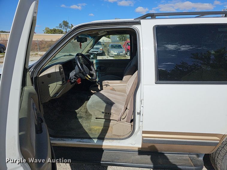 image for item MH9440 1999 Chevrolet Tahoe LS  SUV