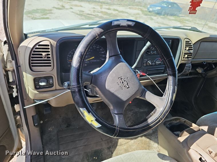 image for item MH9440 1999 Chevrolet Tahoe LS  SUV