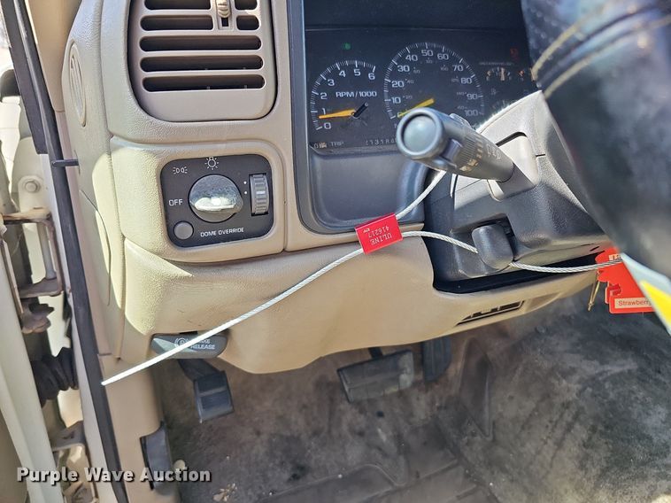 image for item MH9440 1999 Chevrolet Tahoe LS  SUV