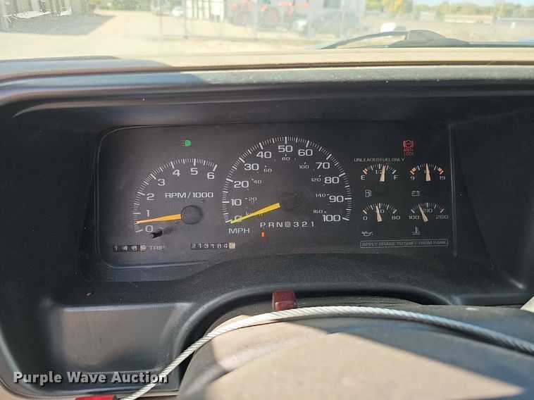 image for item MH9440 1999 Chevrolet Tahoe LS  SUV