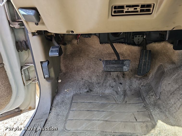 image for item MH9440 1999 Chevrolet Tahoe LS  SUV