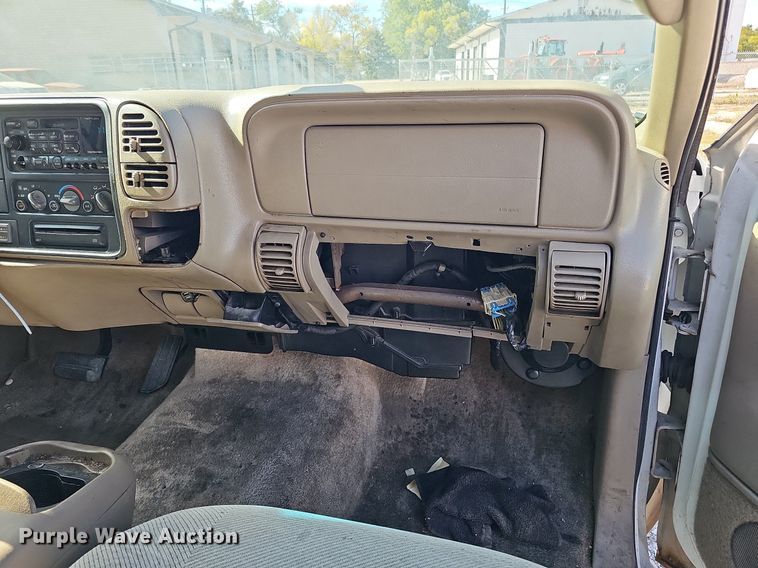 image for item MH9440 1999 Chevrolet Tahoe LS  SUV