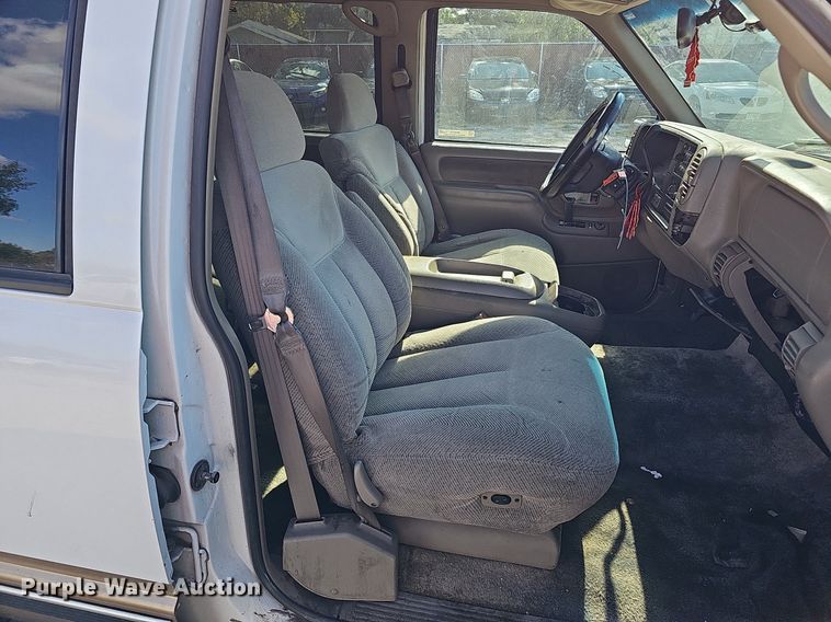 image for item MH9440 1999 Chevrolet Tahoe LS  SUV