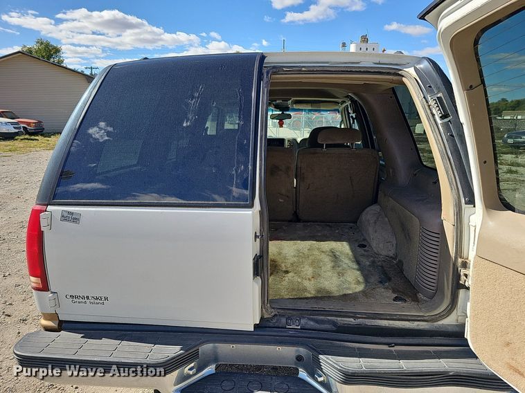 image for item MH9440 1999 Chevrolet Tahoe LS  SUV