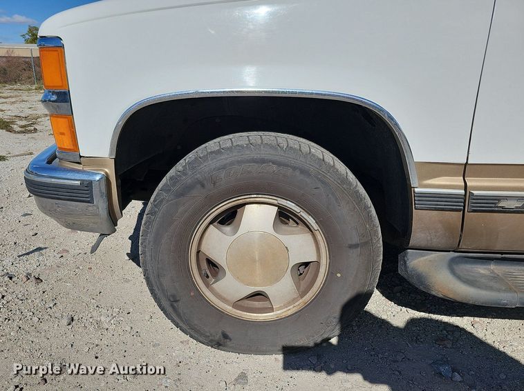 image for item MH9440 1999 Chevrolet Tahoe LS  SUV