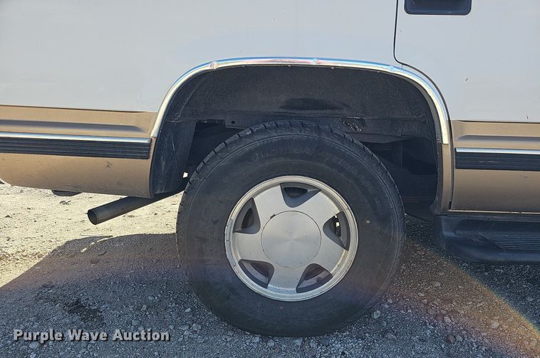 image for item MH9440 1999 Chevrolet Tahoe LS  SUV