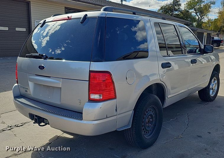 image for item MH9441 2004 Ford Explorer XLT  SUV