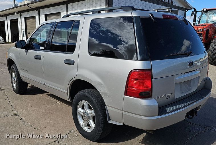 image for item MH9441 2004 Ford Explorer XLT  SUV
