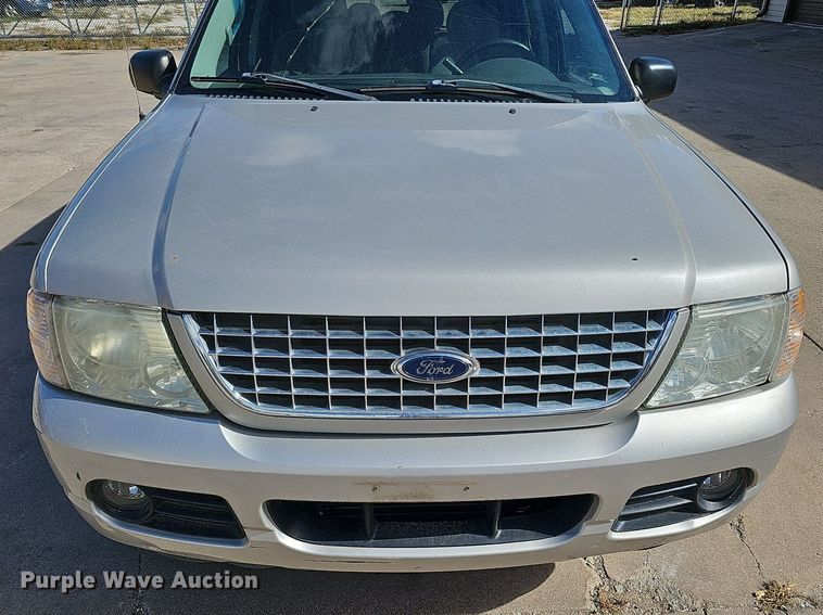image for item MH9441 2004 Ford Explorer XLT  SUV