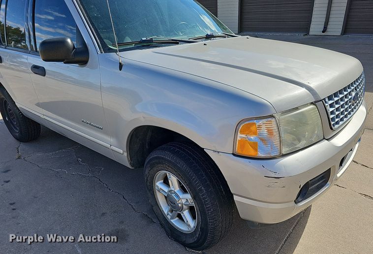 image for item MH9441 2004 Ford Explorer XLT  SUV