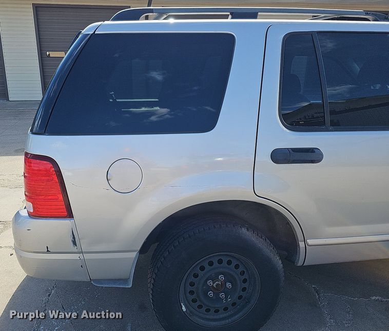 image for item MH9441 2004 Ford Explorer XLT  SUV