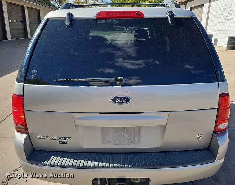 image for item MH9441 2004 Ford Explorer XLT  SUV