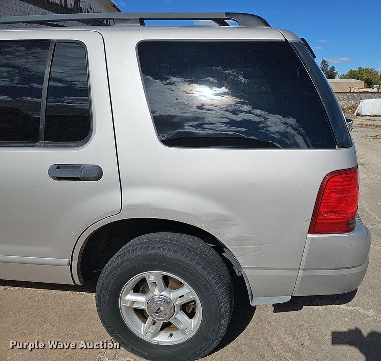 image for item MH9441 2004 Ford Explorer XLT  SUV