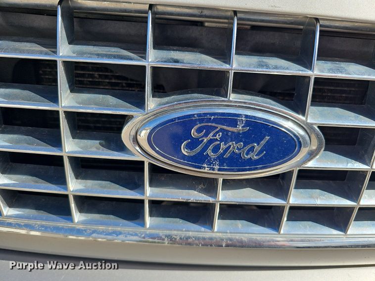 image for item MH9441 2004 Ford Explorer XLT  SUV