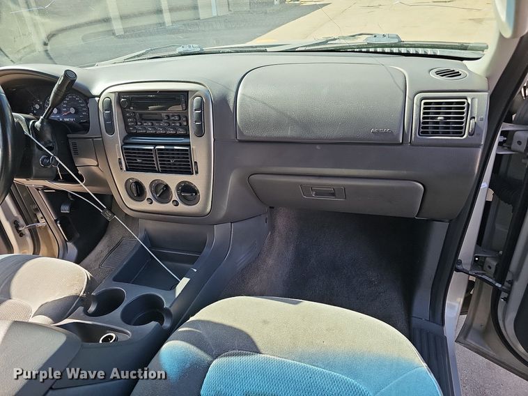 image for item MH9441 2004 Ford Explorer XLT  SUV