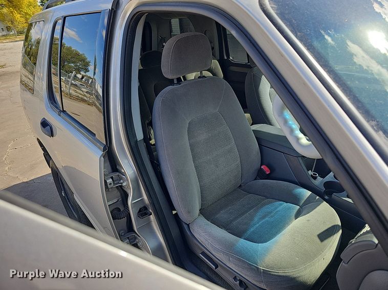 image for item MH9441 2004 Ford Explorer XLT  SUV