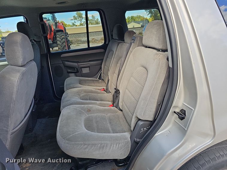 image for item MH9441 2004 Ford Explorer XLT  SUV