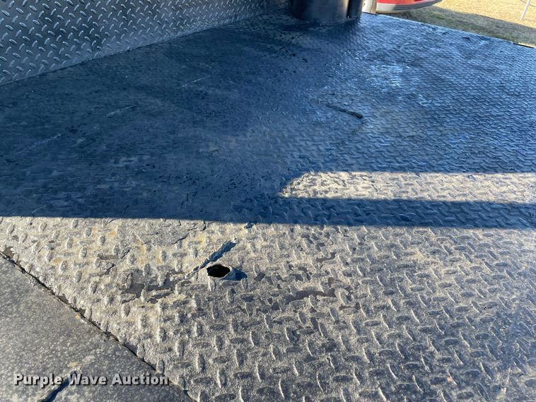 image for item MI9740 2016 GMC Sierra 3500HD  Crew Cab bale bed pickup truck