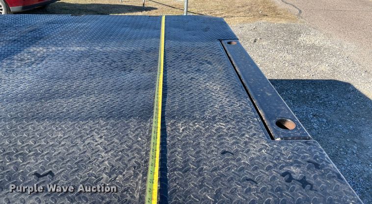 image for item MI9740 2016 GMC Sierra 3500HD  Crew Cab bale bed pickup truck