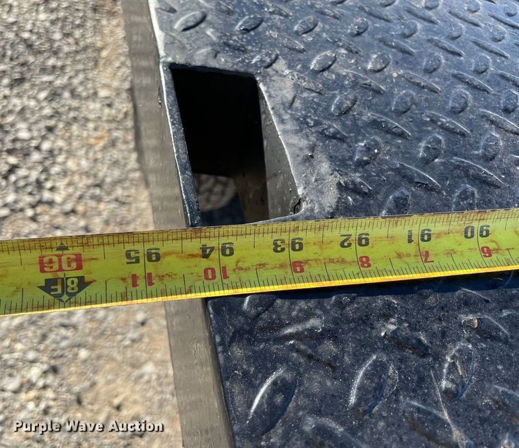 image for item MI9740 2016 GMC Sierra 3500HD  Crew Cab bale bed pickup truck